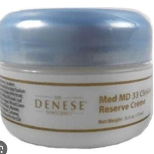 Blue and White Med MD 33 Clinical Reserve Crème